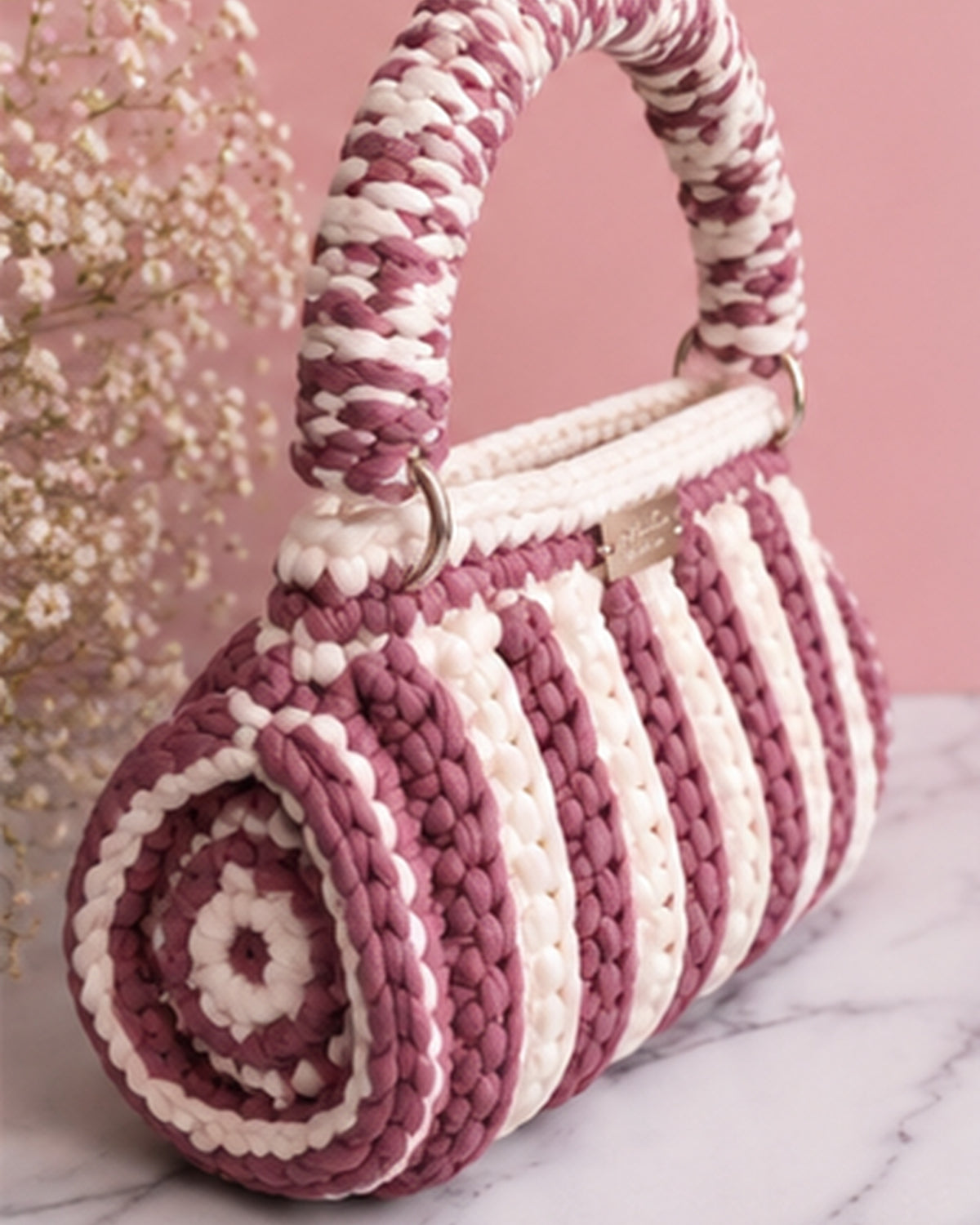 Alexa Plum & White
